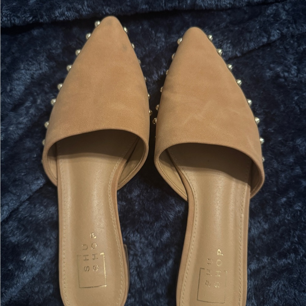 Elegant Tan Mules with Pearl Detailing
